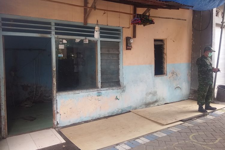 Rumah Sukatono, warga yang diduga terserang virus tikus.