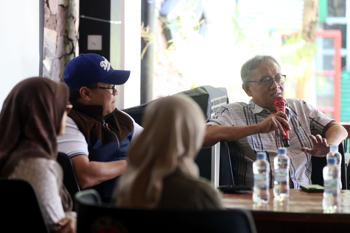 Pakar Energi ITB, Tri Yus Widjajanto memaparkan manfaat etanol yang kini sedang heboh dibicarakan. 