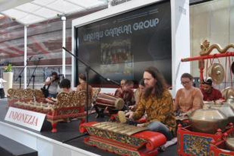 Penampilan Warsaw Gamelan Group di 