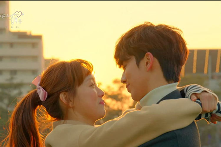 Lee Sung Kyung dan Nam Joo Hyuk di Weightlifting Fairy Kim Bok Joo (2016).