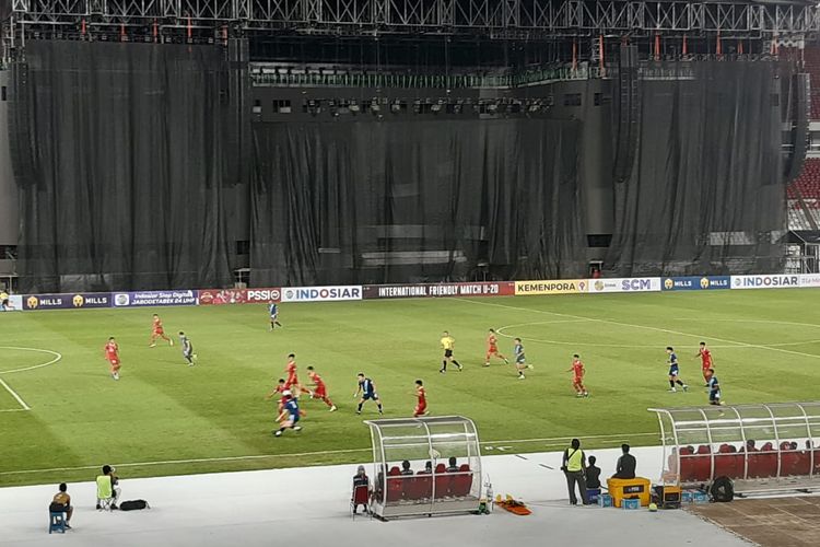 Suasana timnas U20 Indonesia vs Guatemala dalam laga penutup mini turnamen jelang Piala Asia U20 2023, Selasa (21/2/2023) malam WIB di Stadion Utama Gelora Bung Karno.