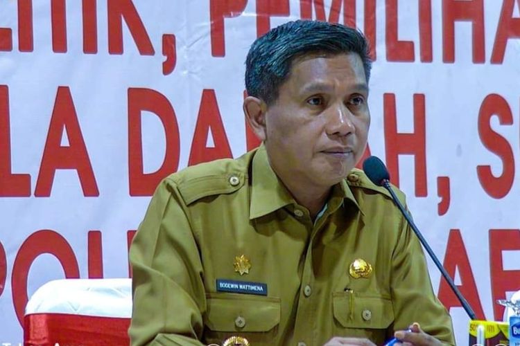 Pj Wali kota Ambon Bodewin Wattimena saat memberika paparan dalam acara sosialisasi netralitas ASN di kota Ambon, Selasa (7/2/2023)