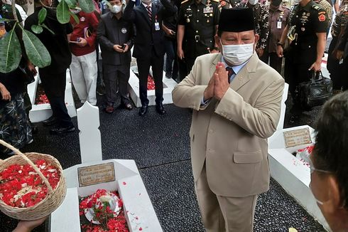 Peringati Hari Bakti Taruna Ke-76, Menhan Prabowo Ziarah ke TMP Taruna