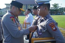 Polisi yang Ganjalkan Sepeda Motor untuk Cegah Tabrakan Beruntun Dapat Hadiah Umrah