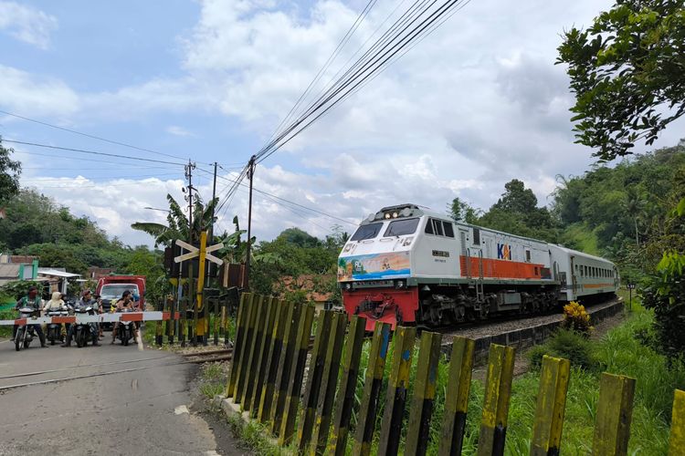 52 Perlintasan Kereta di Jember Tak Terjaga, Mayoritas Tak Berpalang Pintu