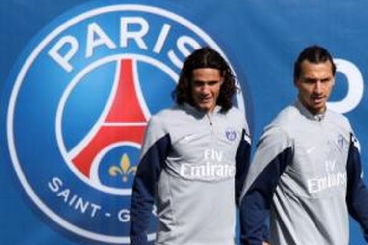 Striker Paris Saint-Germain (PSG), Edinson Cavani (kiri) dan Zlatan Ibrahimovic (kanan).