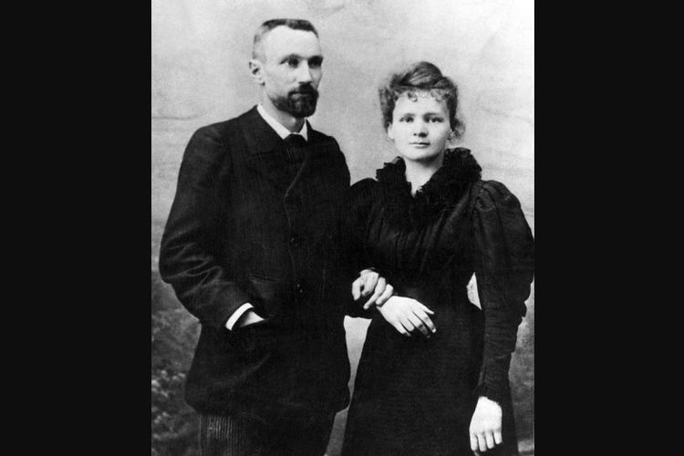 Foto pasangan Pierre Curie dan istrinya Marie Sklodowska Curie yang diambil sekitar tahun 1895, tak lama setelah keduanya menikah.