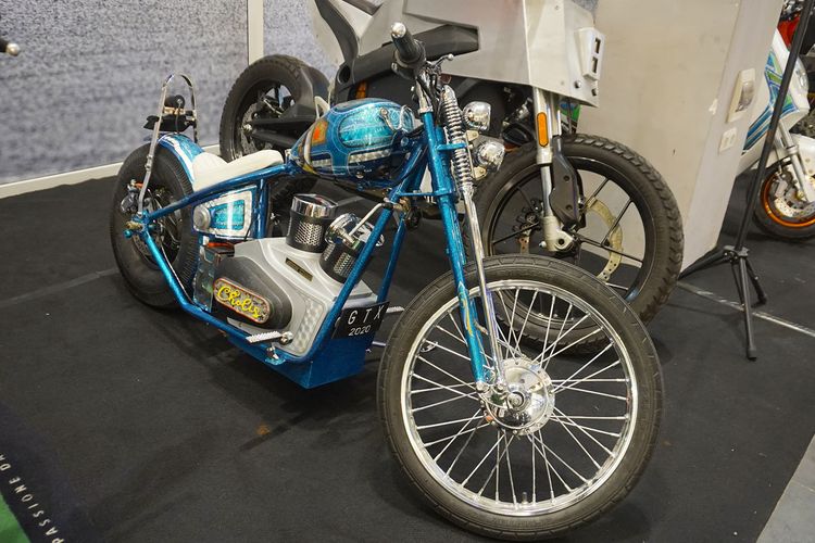 Motor listrik gaya Chopper karya GTX Motorsport Gianyar Bali di ajang IIMS Motobike Expo 2020