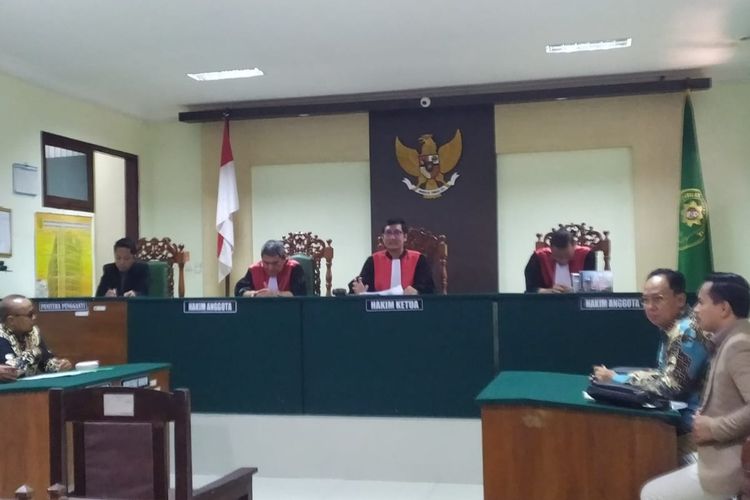 Sidang gugatan perdata yang melibatkan menantu dan mertua di Pengadilan Negeri Jombang, Jawa Timur, Selasa (3/10/2023).