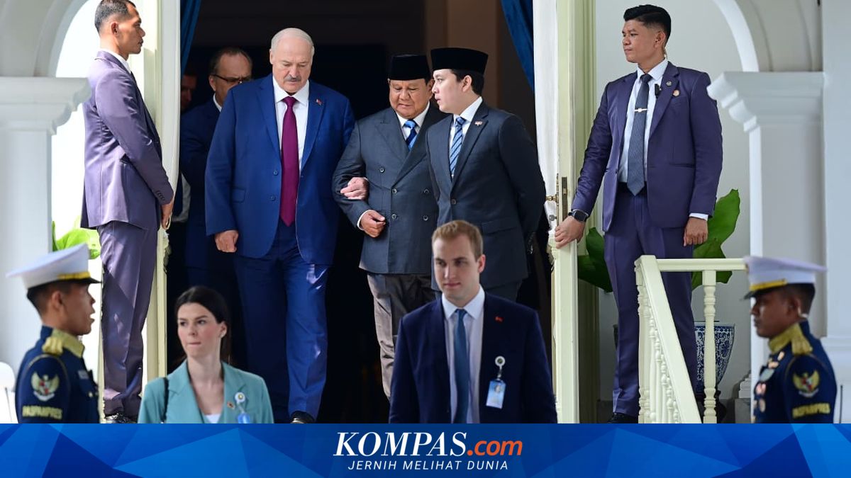 Melihat Keakraban Prabowo dan Lukashenko di Istana: Berpelukan-Gandengan Tangan