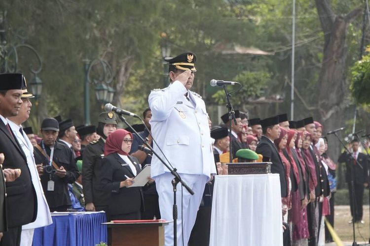 Upacara HUT ke-81 RI di Kulon Progo Tanpa Tenda VIP, Pejabat Ikut Berdiri di Bawah Matahari