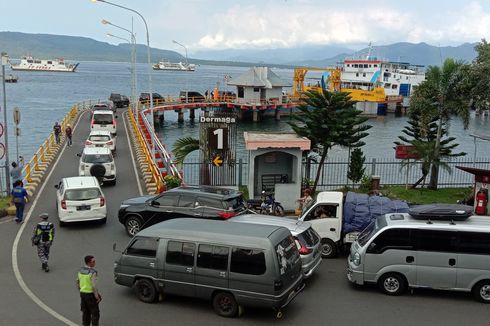 Pelabuhan Ketapang Banyuwangi Dipadati Kendaraan Usai Dibuka Setelah Nyepi
