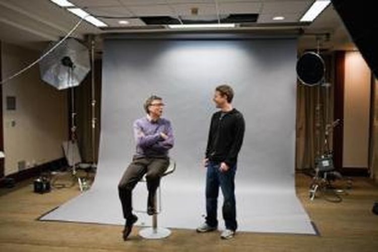 Mark Zuckerberg dan Bill Gates pada sesi pemotretan untuk Wired, membahas kolaborasi terbaru mereka di bidang energi