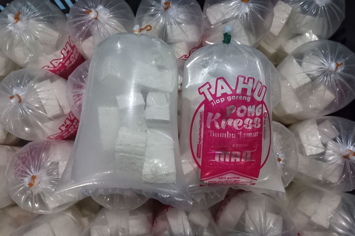 Salah satu jenis tahu di Kampung Tahu Kelurahan Tinalan, Kota Kediri, Jawa Timur.