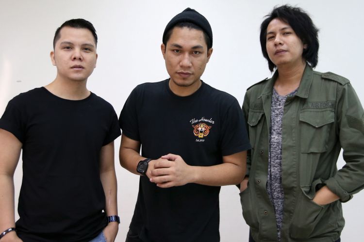 Band Armada saat kunjungan ke redaksi Kompas.com, Jakarta, Jumat (6/7/2018). Grup musik Armada mendapat kesempatan untuk mengisi soundtrack Si Doel The Movie.
