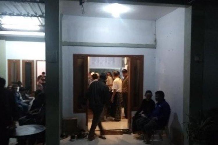 Suasana rumah almarhum Fidelis Pranda di Perumahan Satu Golokoe Labuan Bajo, Manggarai Barat, Selasa (17/3/2020). 