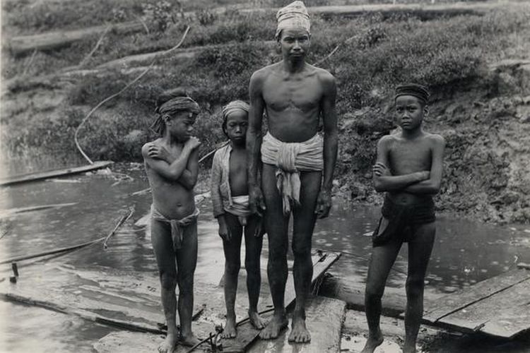 Anak -anak Suku Dayak di Murung Raya tahun 1930