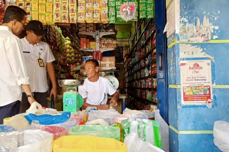 Persatuan distributor pangan bersama Pemerintah Kota (Pemkot) Batam, berencana akan kembali mengajukan penambahan stok beras, guna mengatasi potensi kelangkaan beras.