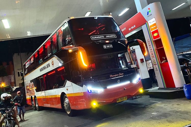 Bus tingkat PO Harapan Jaya