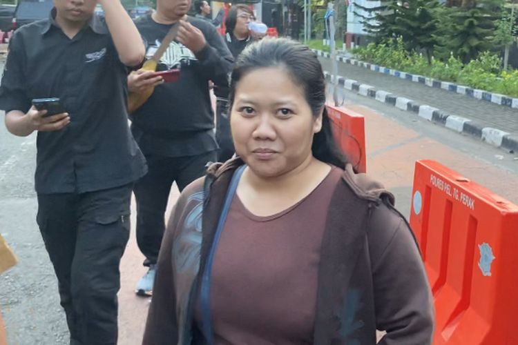 Korban ijazah ditahan, Nila Handiani, Senin (14/4/2025).