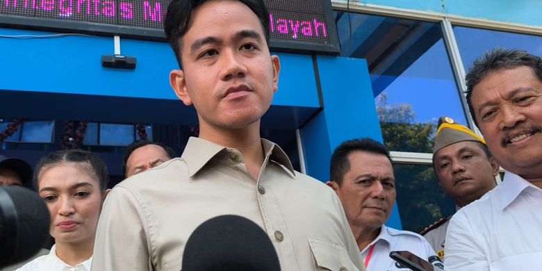 [HOAKS] Puluhan Ribu Purnawirawan TNI Demonstrasi, Minta Gibran Dimakzulkan