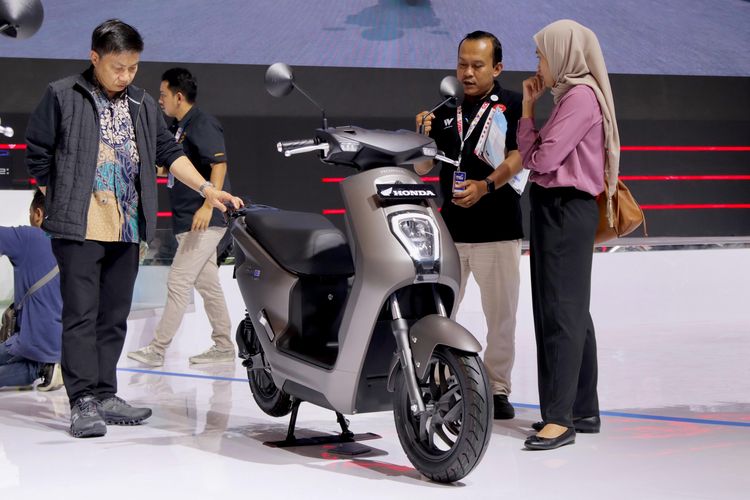 Motor Listrik Honda di IMOS 2024