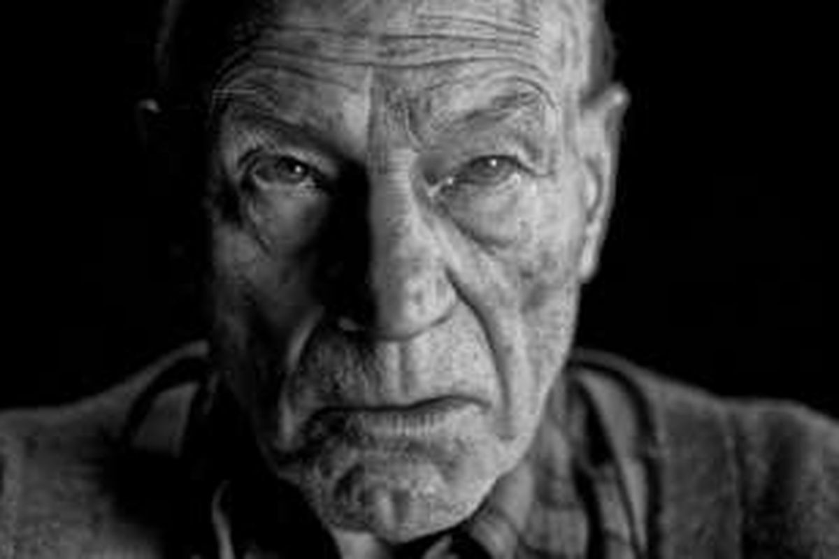 Patrick Stewart berperan sebagai Charles Xavier atau Professor X dalam film Logan.