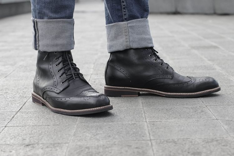 Neo Brogues Boots salah satu boots kreasi brand septa lokal Nappa Milano, Raub (30/1/2019). Boots ini menggunakan nappa leather pada upper, lalu lambskin pada lining dan sol rubber. 