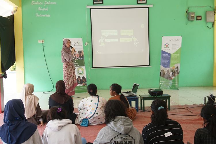 Yayasan Bulir Padi (YBP) bermitra dengan Yayasan Rumah Langit (YRL) meluncurkan Program Beasiswa Muda Mandiri dan Tutoring YBP.                     