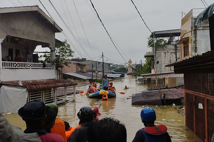 Datangnya Banjir Tak Bisa Ditebak Lagi, Warga Medan Maimun Minta Pemerintah Keruk Sungai Deli