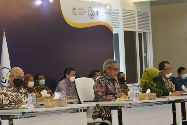 Kepala Badan Riset dan Sumber Daya Manusia Kelautan dan Perikanan (BRSDM) Sjarief Widjaja mewakili Menteri Kelautan dan Perikanan (KKP) Sakti Wahyu Trenggono dalam seminar menuju Sustainable Ocean Economy Indonesia, di Jakarta, Selasa (30/3/2021).
