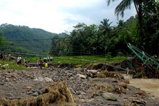 Banjir Bandang Kembali Landa Sukabumi, Jembatan Ambruk