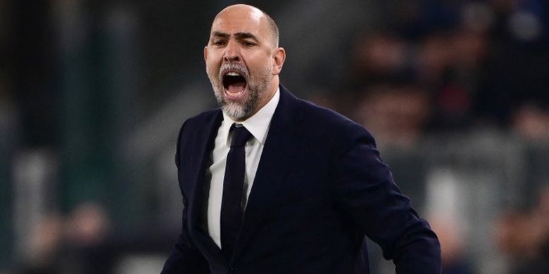 Pelatih Juventus asal Kroasia Igor Tudor bereaksi di country  teknis pada pertandingan sepak bola Serie A Italia antara Juventus dan Lecce di Stadion Juventus di Turin pada 12 April 2025.