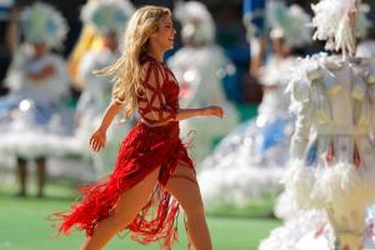 Shakira tampil di penutupan Piala Dunia 2014 Brasil.