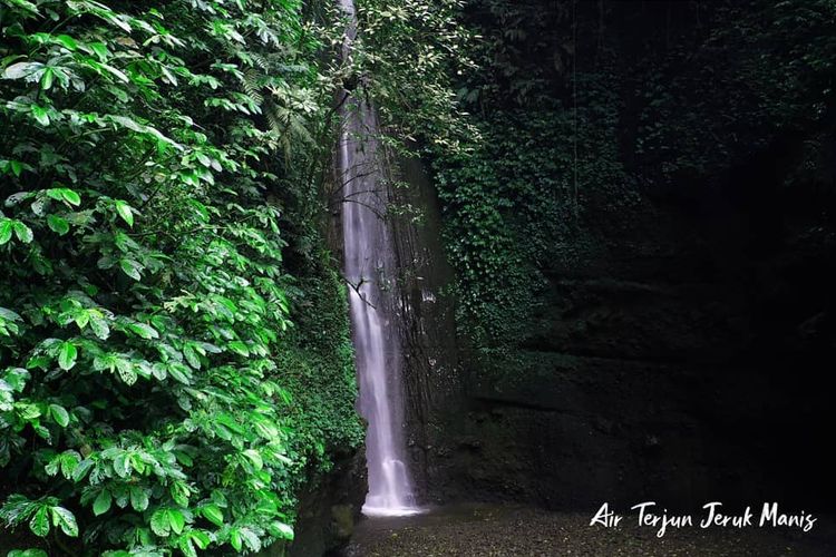 Air Terjun Jeruk Manis di kawasan Taman Nasional Gunung Rinjani, Nusa Tenggara Barat.