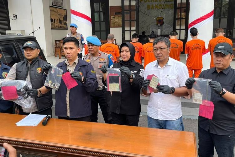 Polisi Ungkap Pencurian Minibus di Bandung, Pelaku Naik Angkot untuk Intai Korban