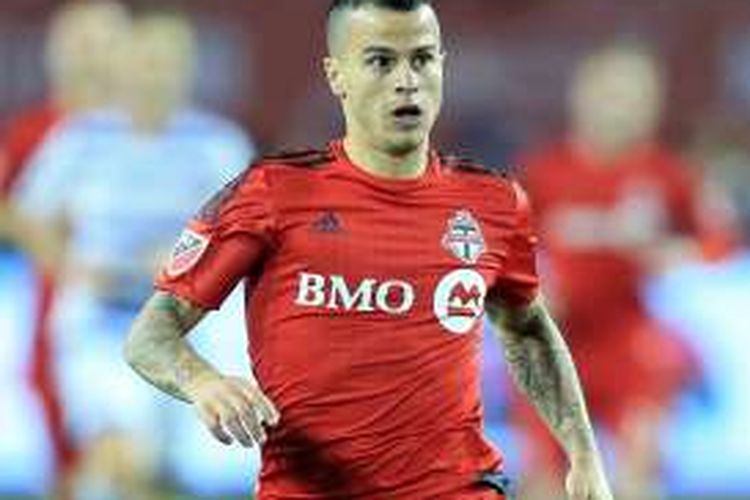 Penyerang Toronto FC, Sebastian Giovinco, tampil pada laga Major League Soccer kontra FC Dallas, di BMO Field pada 7 Mei 2016.