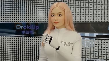 Robot China Ini Berwajah Cantik, Sangat Mirip Manusia