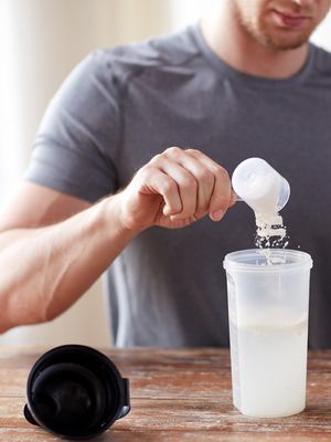 Bubuk protein, seperti protein whey, protein kedelai, protein putih telur, dan protein kasein, juga dapat menjadi pilihan minuman untuk diet yang terbukti mampu menurunkan berat badan.