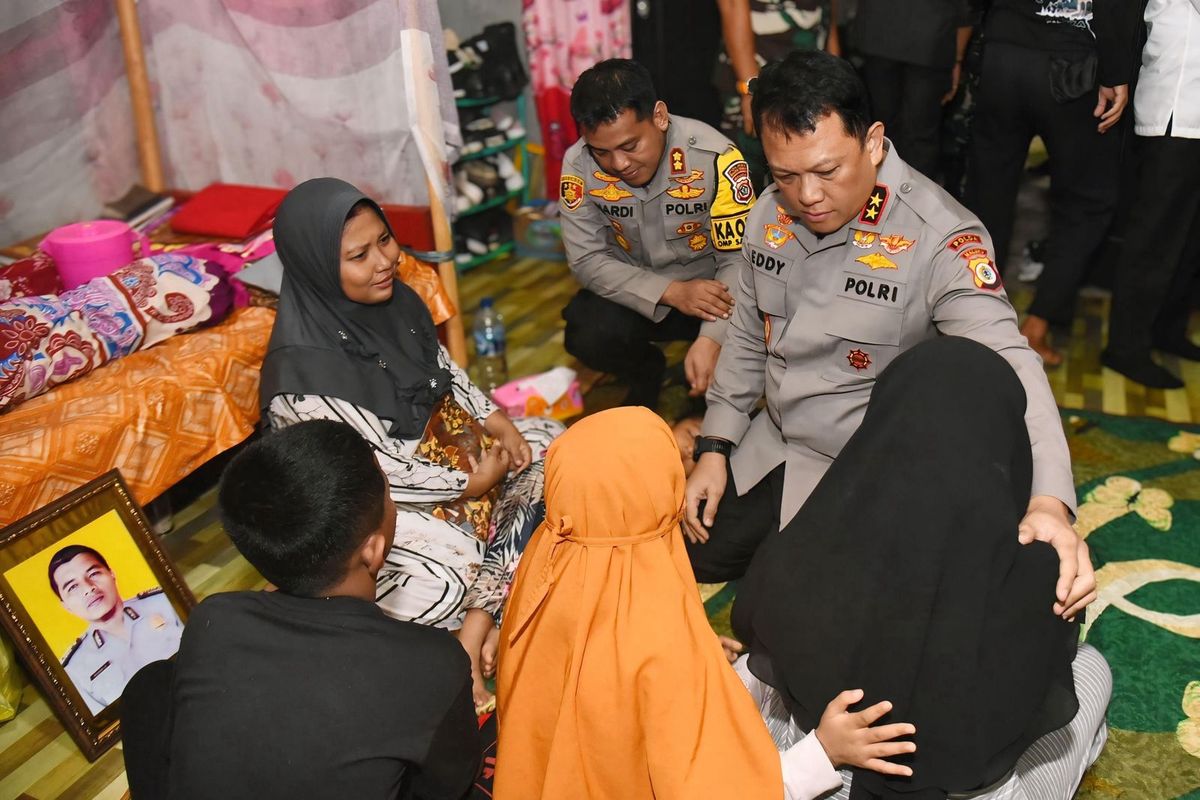 Polisi Tangkap Penembak Bripka Husni yang Gugur Saat Lerai Bentrok di Maluku Tengah