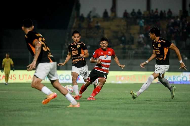 Hasil Madura United Vs Persija 1-0: Gol Penalti Tumbangkan Macan