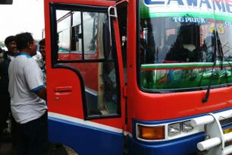 Sejumlah sopir Metro Mini di Tanjung Priok, Jakarta Utara, Kamis (17/12/2015)