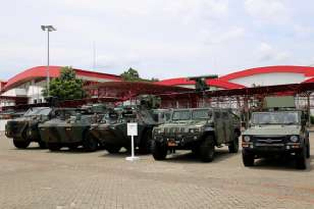 Tank Buatan pindad dalam pameran Indo Defence 2016 Expo & Forum di JIExpo Kemayoran, Jakarta Pusat, Rabu (2/11/2016). Perhelatan pameran alat pertahanan dari dalam dan luar negeri kali ini diikuti 174 delegasi resmi dari negara sahabat dan 6 Menteri Pertahanan.