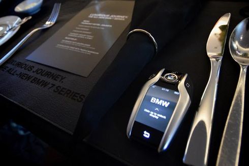 Canggihnya Kunci BMW Seri 7 Terbaru