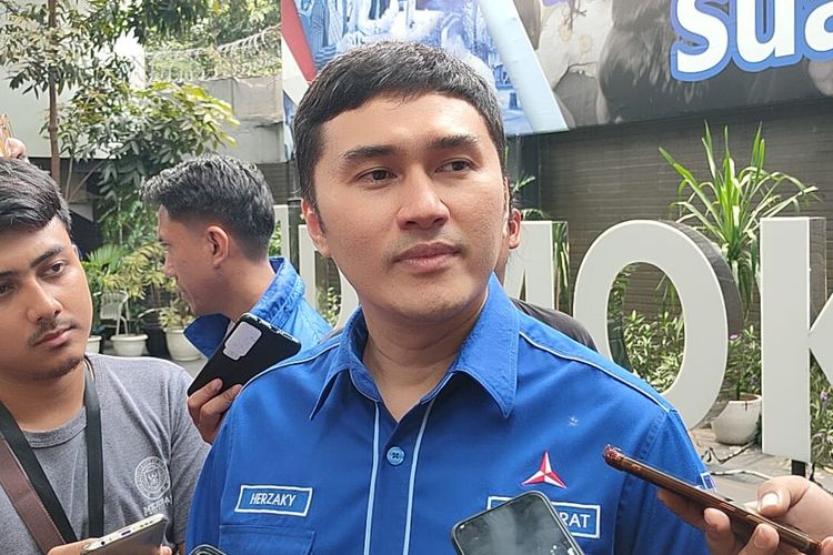 Koordinator Juru Bicara Partai Demokrat Herzaky Mahendra Putra ditemui di kantor DPP Partai Demokrat, Jalan Proklamasi, Menteng, Jakarta Pusat, Kamis (29/9/2022).  