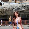 Keseruan Bareng Syifa Hadju Naik Wahana Star Wars di Disneyland California