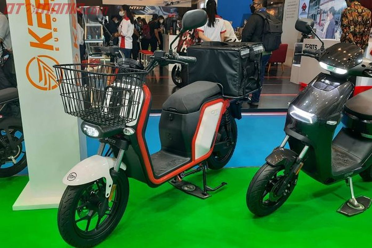 Keeway memperkenalkan dua sepeda motor listrik baru yaitu Keeway Citi Ezi dan Mini Ezi.