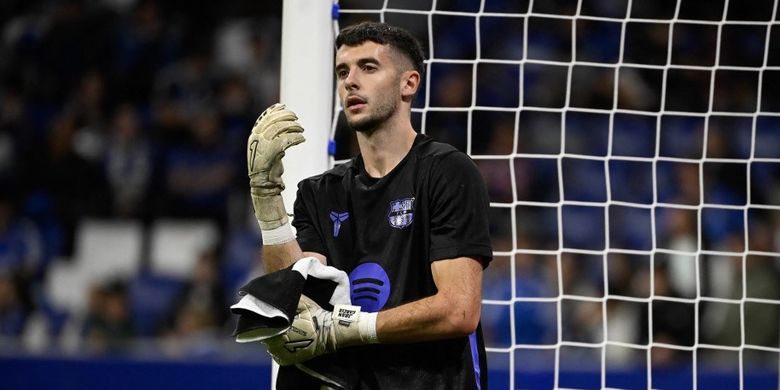 Joan Garcia menunjukkan performa solid di bawah mistar gawang Barcelona, dan menjadi salah satu pilar penting melawan Athletic Bilbao pada jornada 13 Liga Spanyol 2025-2026. Duel Barcelona vs Athletic Bilbao berlangsung pada Sabtu (22/11/2025) malam WIB, dan berakhir dengan skor 4-0 untuk kemenangan Barcelona.