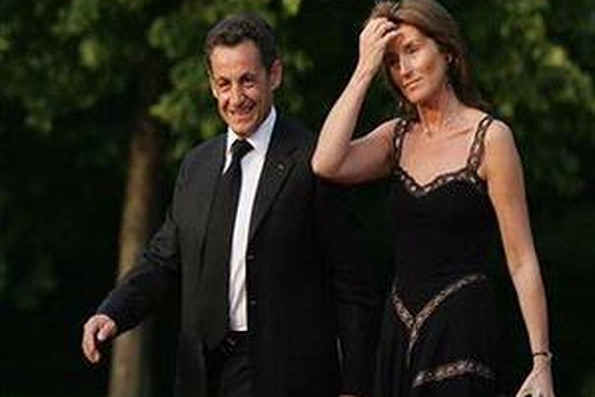 Cecilia Ciganer-Albeniz saat masih bersama Nicolas Sarkozy, Juni 2007.