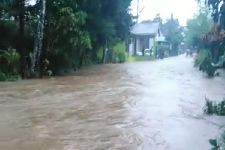 Lima kecamatan di Padang, Sumatera Barat mengalami banjir, Rabu (23/9/2020)